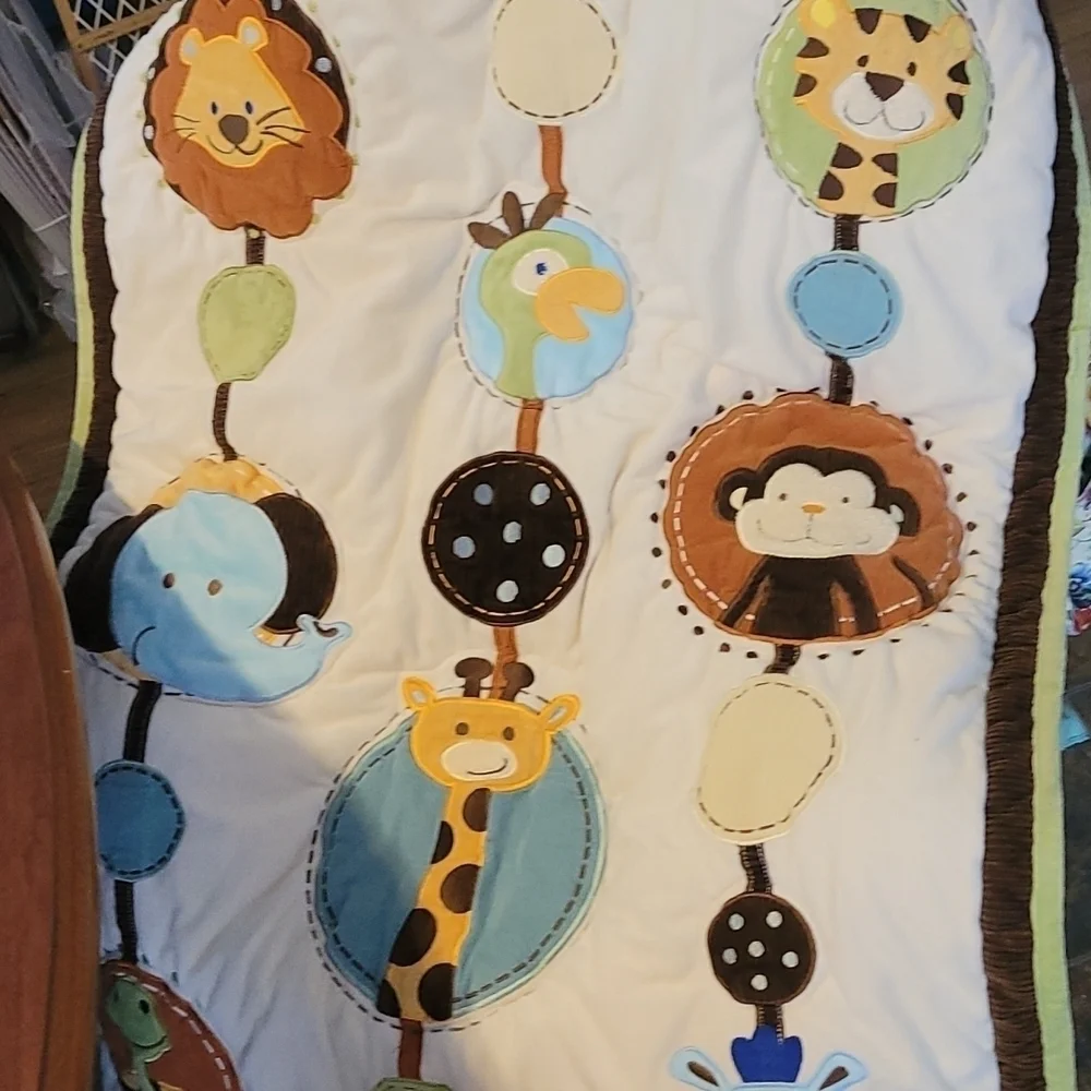 NoJo Crown Crafts Baby Quilt